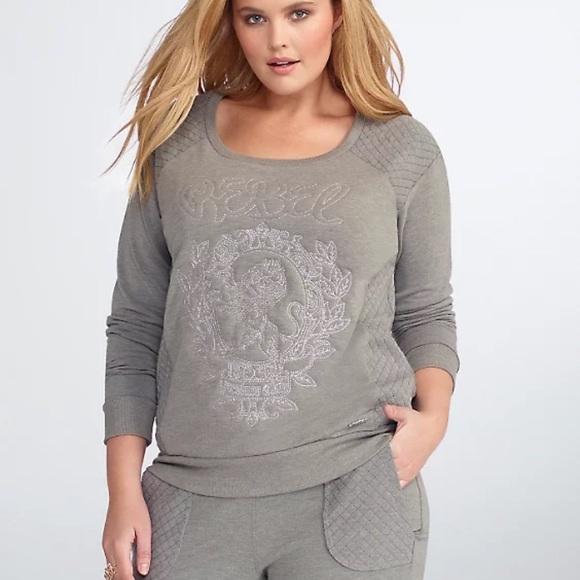 ✨rebel wilson for torrid gray quilted sweatshirt✨ - Picture 1 of 8